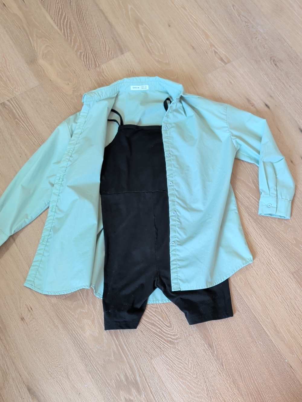 SHEIN Mint Green Kids' Button-Up Shirt with Black Romper Set